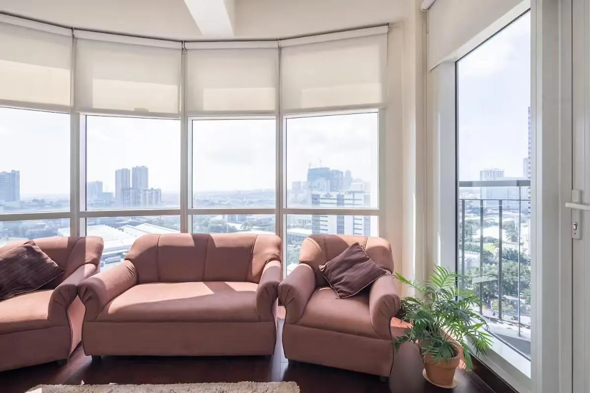 Aparthotel Cozy And Comfy Staycation At The City Manila