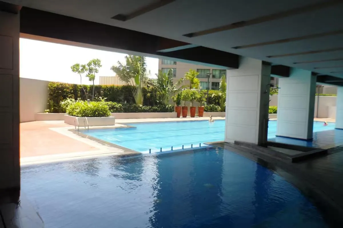 Aparthotel Cozy And Comfy Staycation At The City Manila